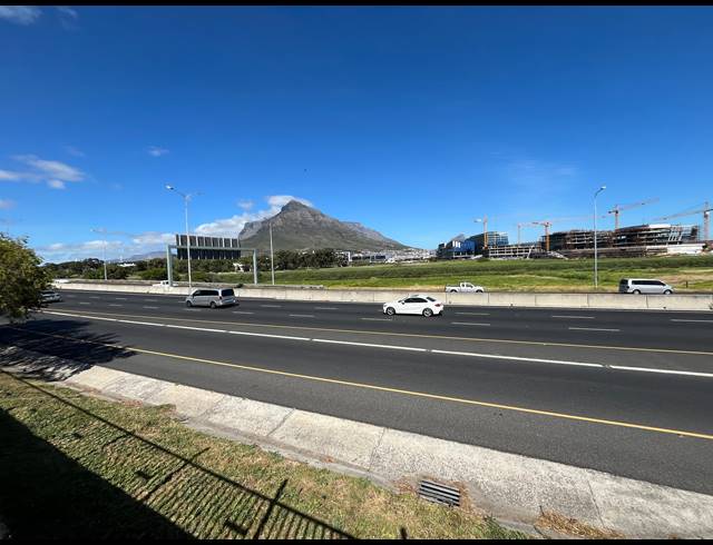 93M² BUSINESS TO LET IN MAITLAND